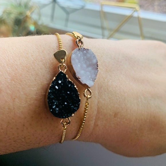 ✨Yin Yang Black & White Crystal Quartz Druzy & 18k Gold Adjustable Bracelet✨ - Picture 4 of 8